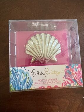 Lilly Pulitzer Gold Shell Bottle Opener on Pink Card